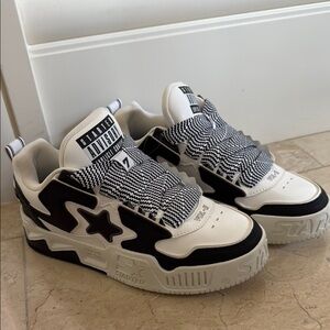 ❤️SOLD- STARTER Monochrome Houndstooth Sneakers